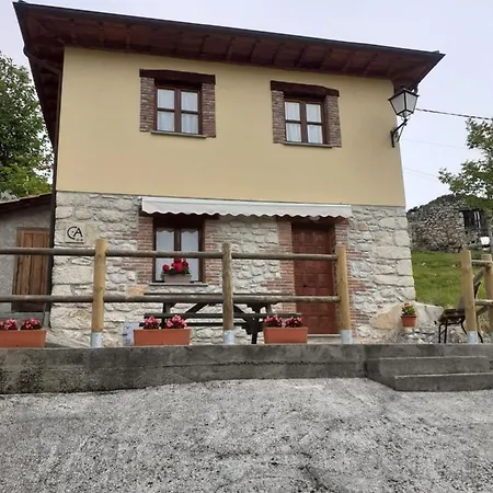 El Llagarin Country house